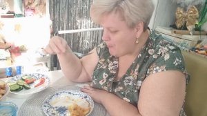 Время обедать, да по плану надо торт Калач приготовить