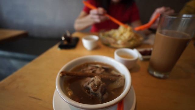 Singapore Hawker Center Food In Canada смотреть онлайн