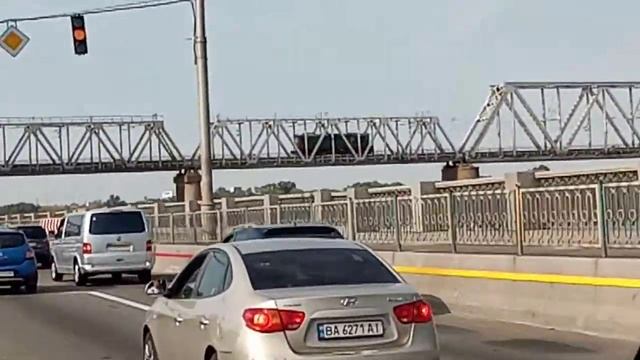 чмэ3-1369 на Петровском ЖД мосту через Днепр перегон бп15км-17 км смотреть онлайн