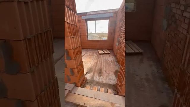 Кирпичный дом из крупноформатного блока с облицовочным кирпичом