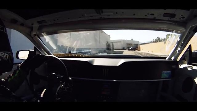 Mustang GT vs RC Drift Car Battle смотреть онлайн
