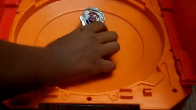 Beyblade Shogunsteel Battle: Ninja Salamander vs SamuraiIfraid смотреть онлайн