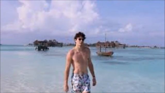 Las vacaciones llenas de amor de Ebru Şahin смотреть онлайн