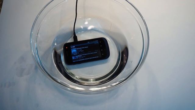 Is Everything Waterproof in Pure De-ionized Water? Charging Phone in Pure Water Test смотреть онлайн