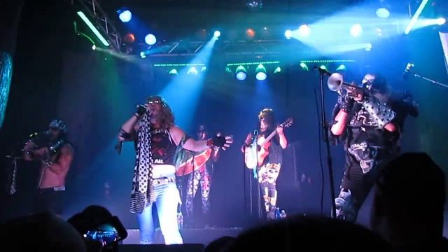 Metalachi - Give Me Some Chon Chon смотреть онлайн