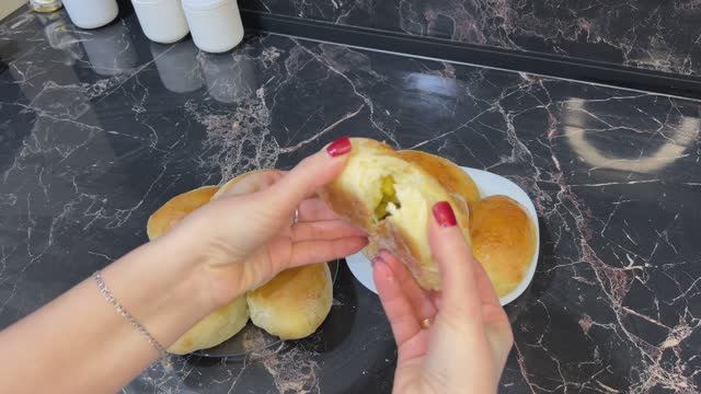 Готовлю пирожки, делаю новинки из гипса. Скучно не бывает смотреть онлайн