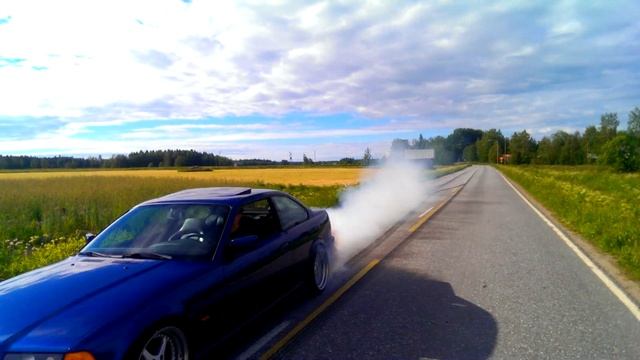BMW E36 323i Turbo Burnout смотреть онлайн