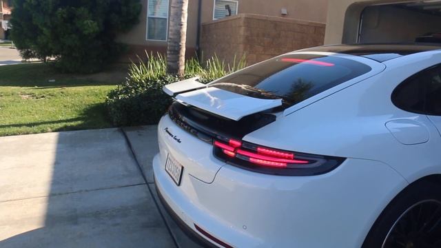Panamera Turbo - Rear Spoiler Deploy смотреть онлайн
