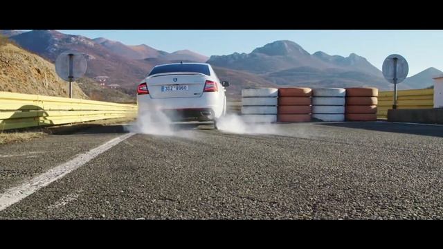 SKODA Octavia VRS смотреть онлайн