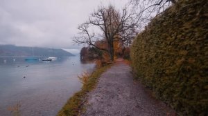 Дождливая утренняя прогулка в Шпице, Швейцария, осенние цвета, озеро Тун