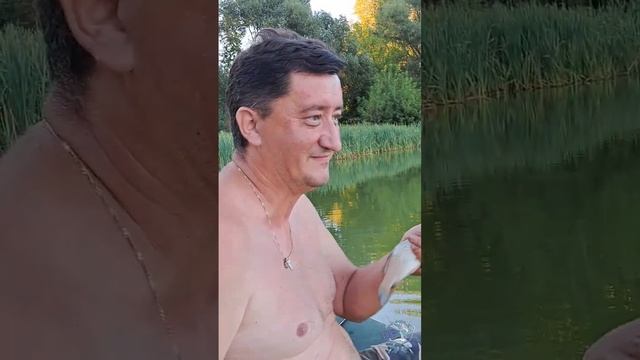 Кто куда, а мы на деревенский пруд за карасем!!! смотреть онлайн