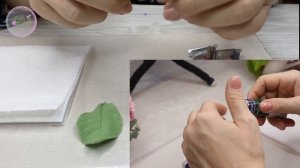 2. Тонировка листьев маслом с помощью пальчиков (масляными красками)