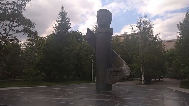 Памятник В Н Волкову, Войковский район, Москва смотреть онлайн