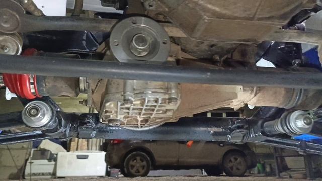 установка мотора и коробки после ремонта кузова автомобиля Нива смотреть онлайн