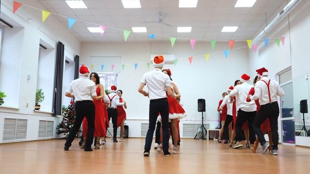 Bailame - Новогодняя шоу-группа 2025.mp4 смотреть онлайн