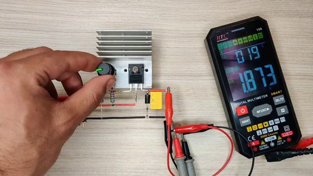 Creative_Techos__Simple_40A_adjustable_voltage_regulator_0-60v_using_single_IGBT_(360p)[1] смотреть онлайн