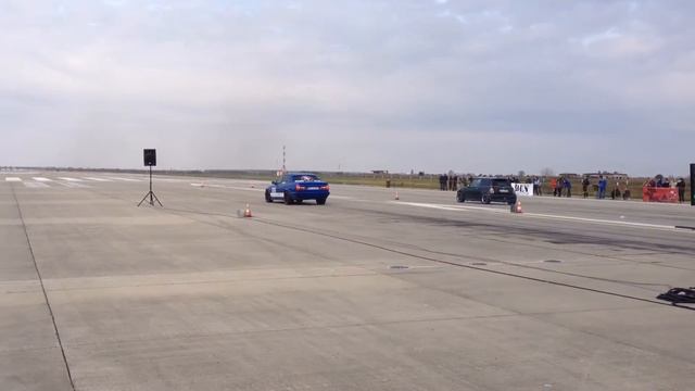 BMW E34 VS Mini Cooper S turbo смотреть онлайн