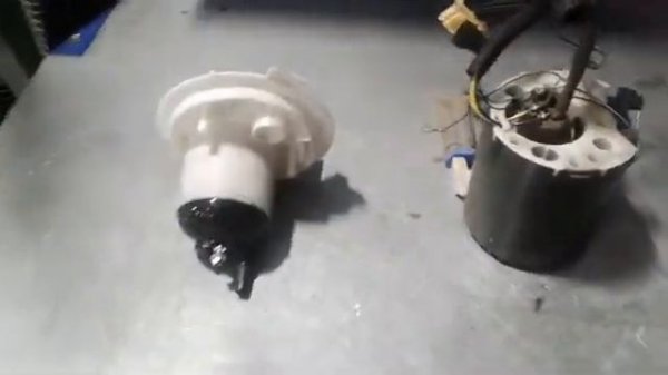 Land Rover Freelander 2 заменили топливный фильтр