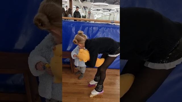 Сын Евгения Плющенко младший.Арсений и ученики Академии Плющенко София Сарновская,Аня Батырова смотреть онлайн