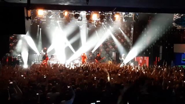 Papa Roach - Between Angels And Insects (Infest) Live concert in Minsk Prime Hall смотреть онлайн