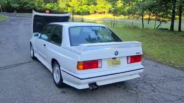 1988 BMW M3 Walk-around смотреть онлайн