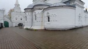 А вы знаете где мощи Петра и Февронии?  Муром. Троицкий монастырь.