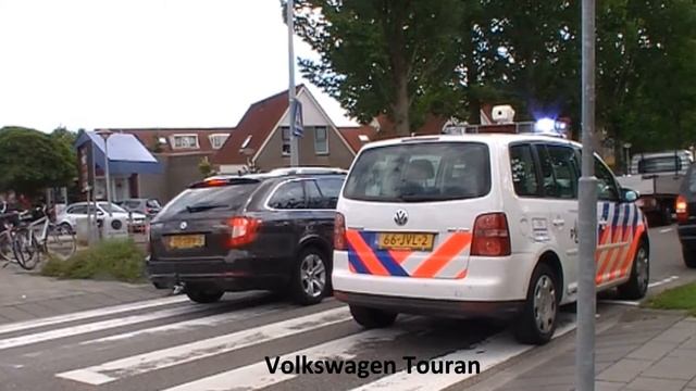 Dutch Police Vehicle with blue lights. (Volkswagen Touran) смотреть онлайн