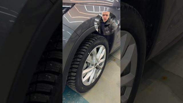 Оклеиваем пленкой Шкода Кодиак перед выдачей клиенту смотреть онлайн