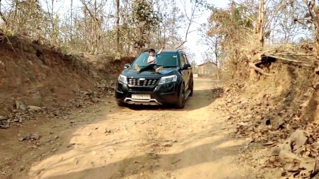 XUV 500 black at Vishal khadi смотреть онлайн