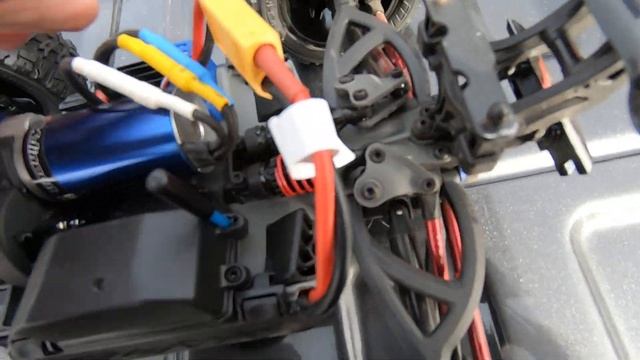 Traxxas 1/16 Mini Revo With All Of The Upgrades смотреть онлайн
