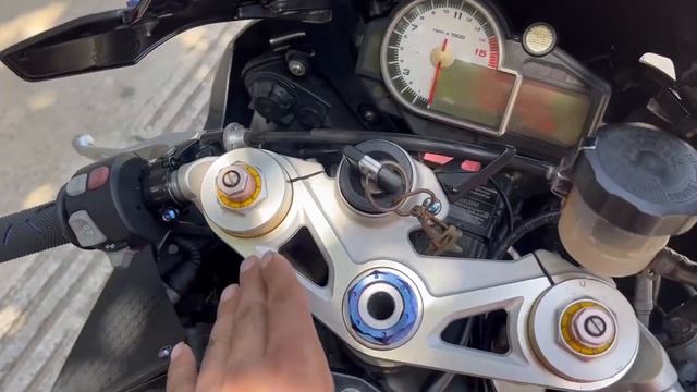 BMW S1000rr ឆ្នាំ2010មានពន្ធស្លាកលេខហើយ смотреть онлайн