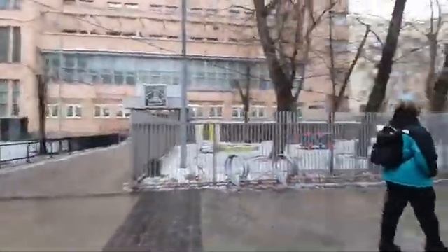 ЗлатоустОВский монастырь. А переулок ЗлатоустИНский. Правда странно?