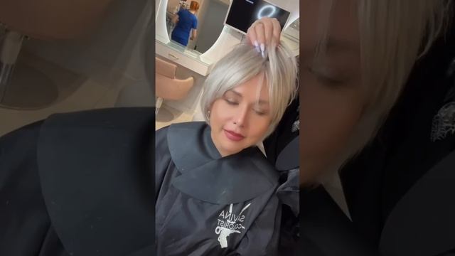 Стрижка Боб с градуировкой на тонкие волосы! смотреть онлайн