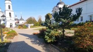 Свято – Никольский Черноостровский женский монастырь расположен в г. Малоярославц Калужской области.