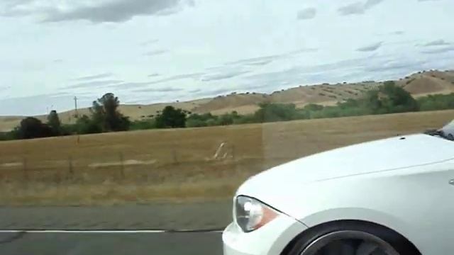 BMW 135 VS BMW M3 смотреть онлайн