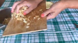 Салат с блинами и копченой курицей