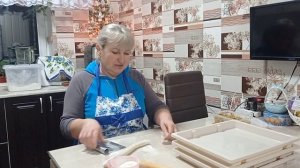 Жарю картошку. Лепка ВАРЕНИКОВ продолжается. Болтаю.