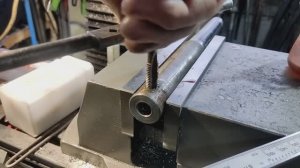 Конусная оправка для центровочного сверла на токарном станке Weisan CJM 360 с электронной гитарой. Ю