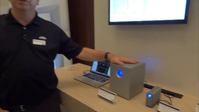 LaCie Thunderbolt Drives: Hands-On With Gizmodo Australia смотреть онлайн