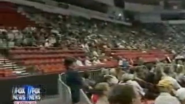 Empty Seats for Obama смотреть онлайн