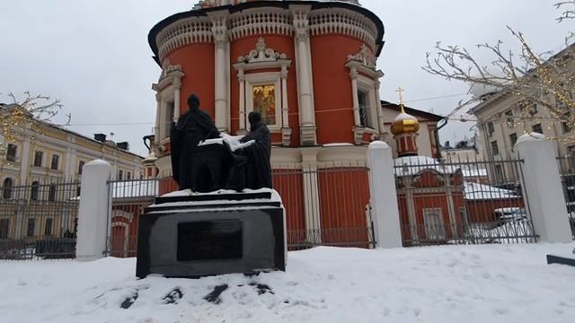 Богоявленский собор один сохранившийся храм Богоявленского монастыря и памятник двум монахам Лихудам