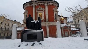 Богоявленский собор один сохранившийся храм Богоявленского монастыря и памятник двум монахам Лихудам