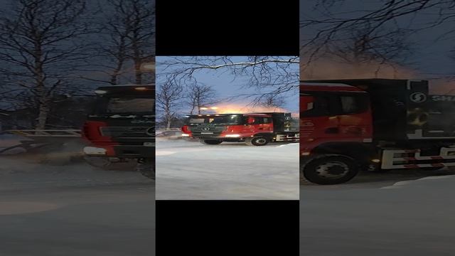 Уборка снега на севере. Инта. Коми. смотреть онлайн