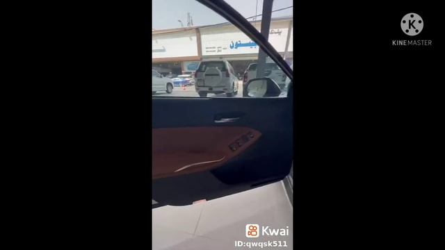 BMW M 5 VS TOYOTA AVALON смотреть онлайн
