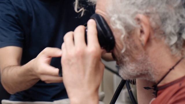 The smart glasses that changed a family - Nature's Building Blocks | BBC StoryWorks смотреть онлайн