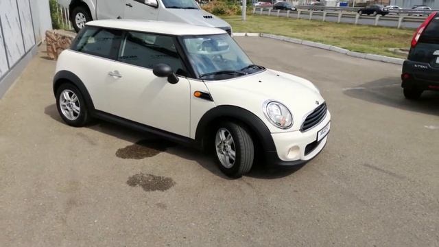 Видеообзор Mini One Hatch '2012 (2 поколение [рестайлинг]) смотреть онлайн