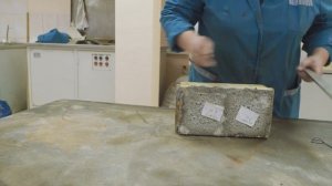 Проверка бетона на прочность в лаборатории Бэнпан