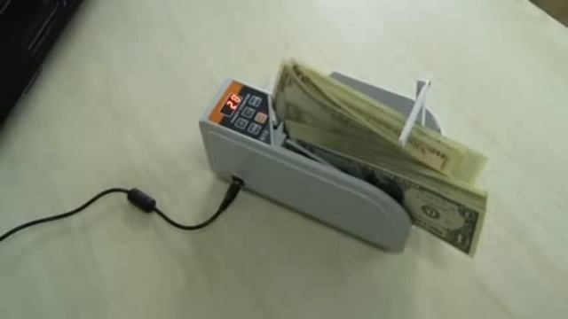 Gadget Hero's Mini Currency Counter Money Cash Counting Machine Dual Power. смотреть онлайн