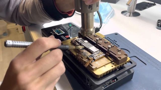 Делим бутер iPhone 12 Pro без перегрева и серых пяток смотреть онлайн