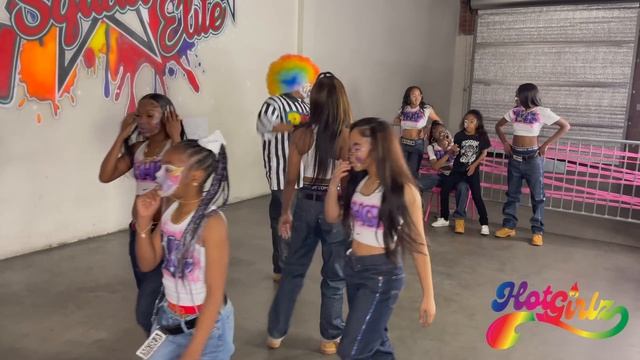 SHE'S SASSY SHE'S CRAZY SHE 'S🔥WELCOME TO THG❤️🧡💛(PRANK ON LIL MAMA) FOLLOW @TOMMYHOTGIRLZ ON INSTA смотреть онлайн